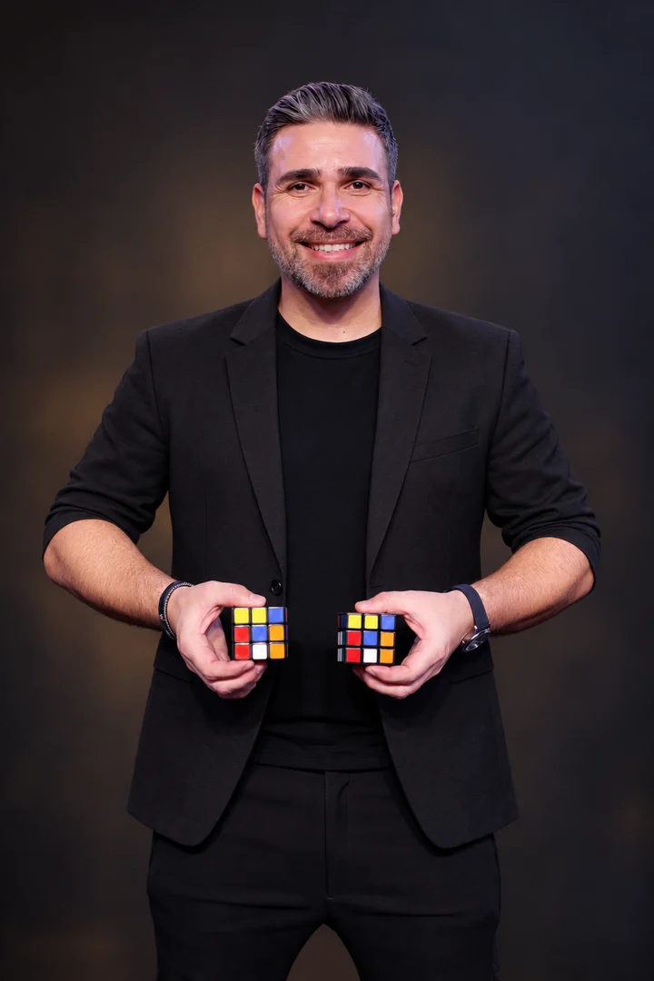 עמית מיטרני בקסם חזותי עם קוביות