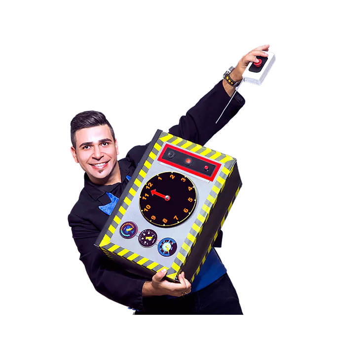 עמית מיטרני עם מכונת הזמן